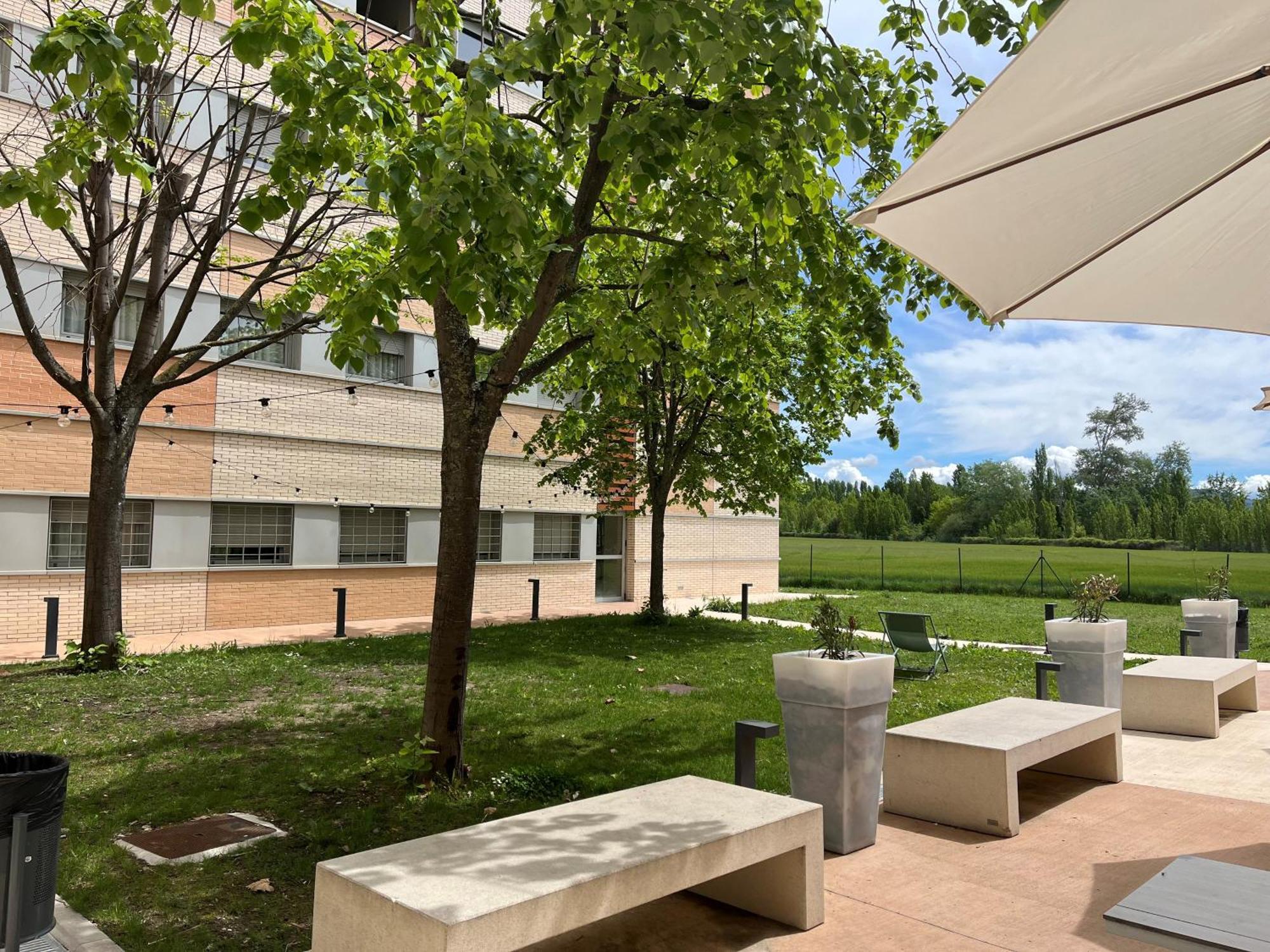 Residencia Universitaria Resa Los Abedules Pamplona Dış mekan fotoğraf