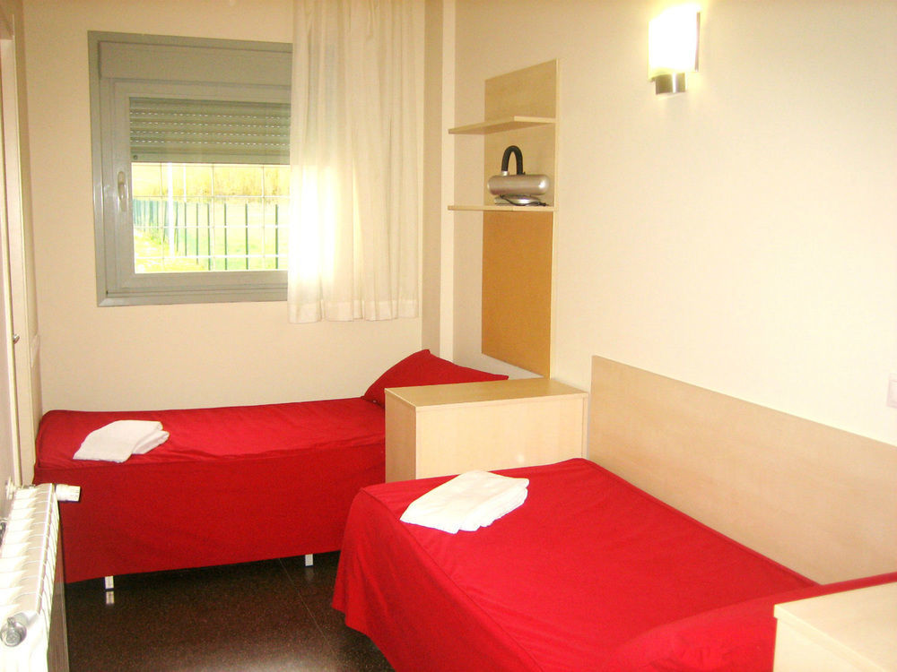 Residencia Universitaria Resa Los Abedules Pamplona Dış mekan fotoğraf
