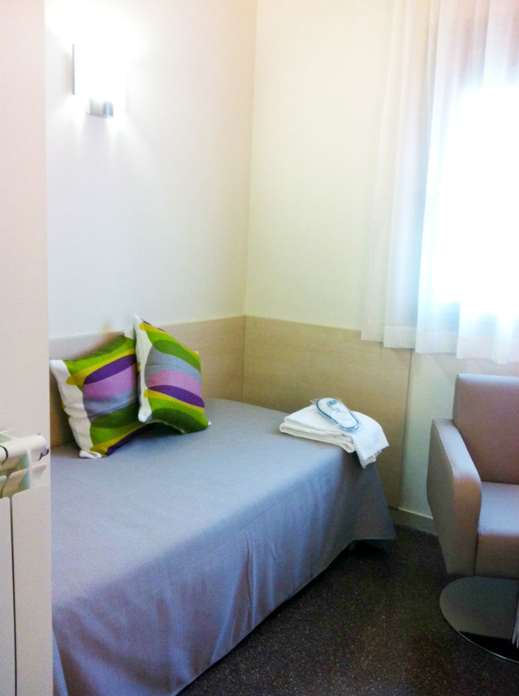Residencia Universitaria Resa Los Abedules Pamplona Dış mekan fotoğraf